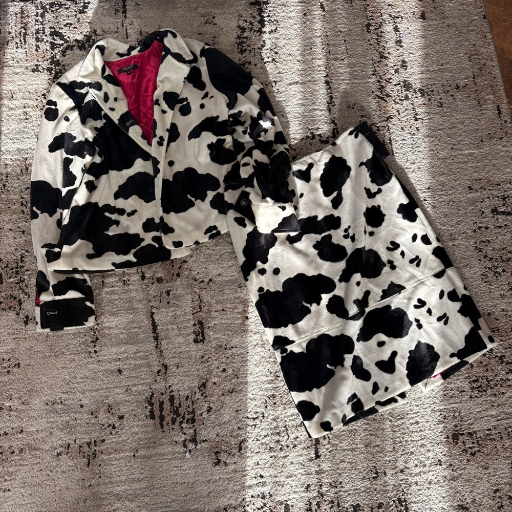 Karen Kane cow design skirt set